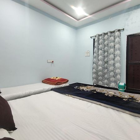 Geeta Homestay Ujjain Esterno foto