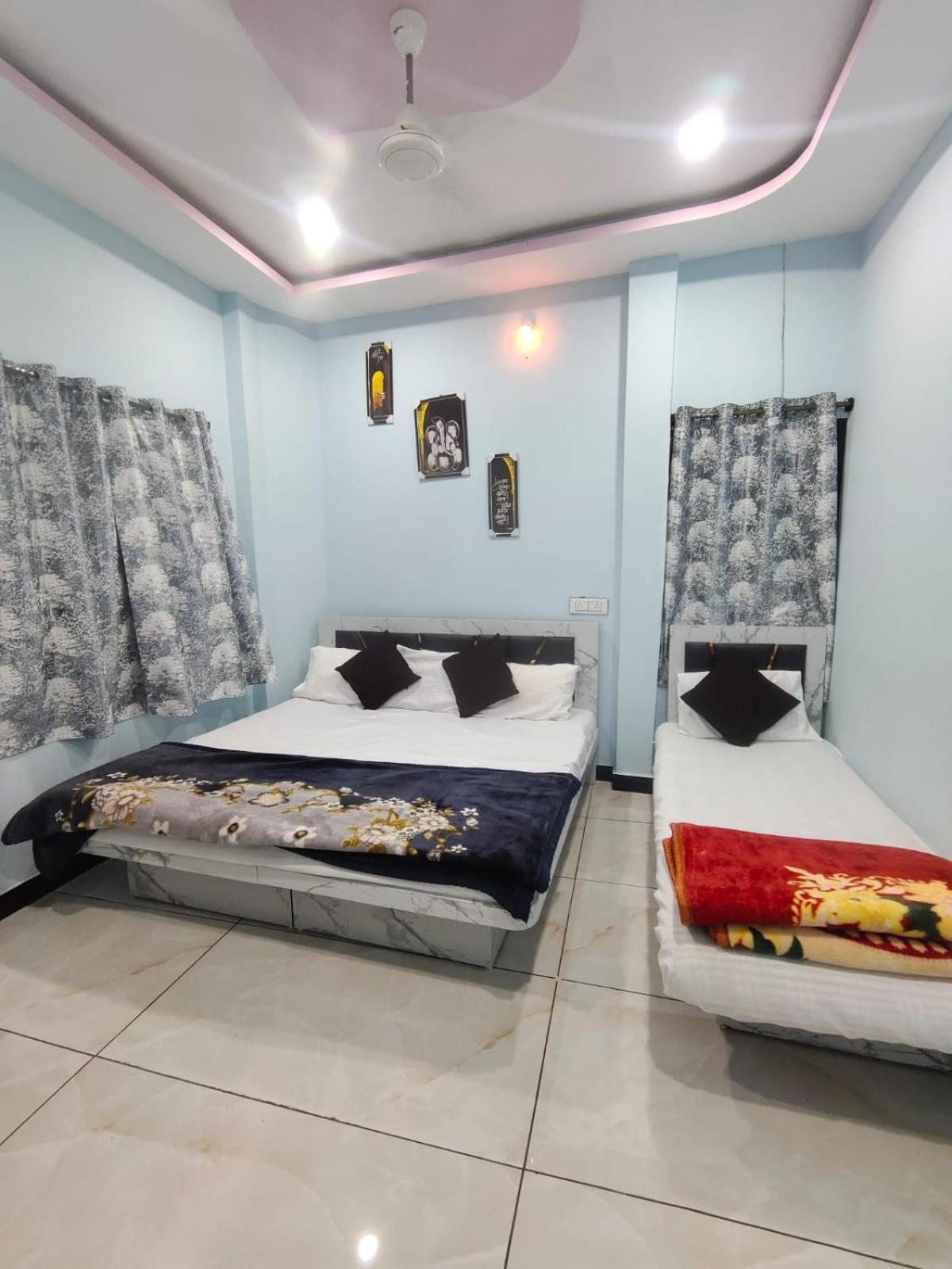 Geeta Homestay Ujjain Esterno foto