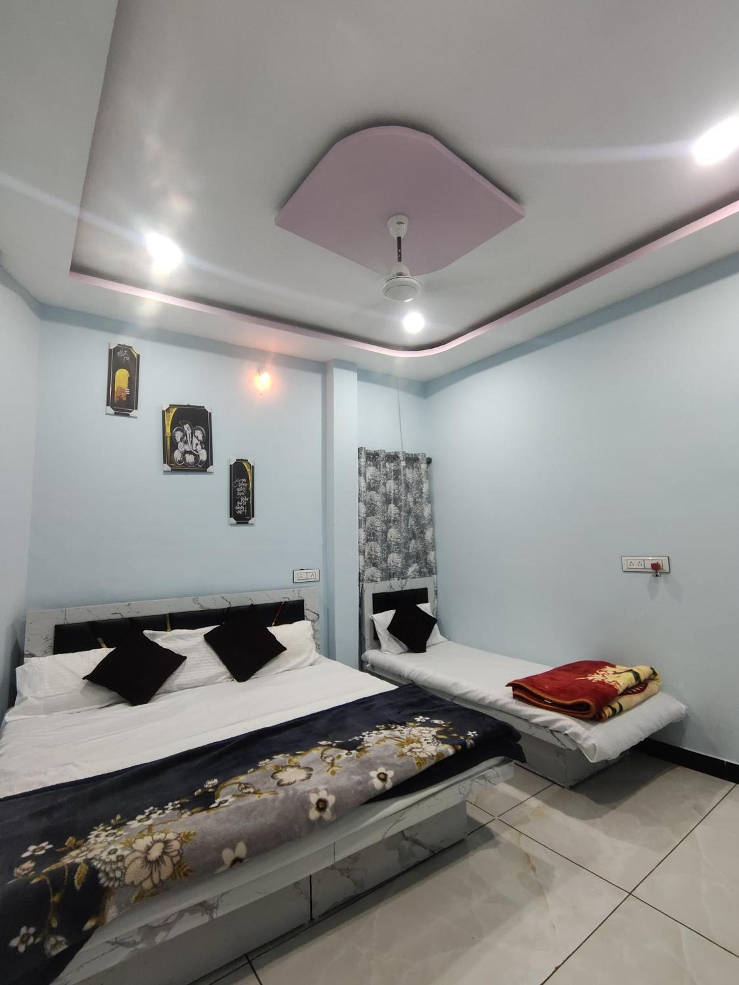 Geeta Homestay Ujjain Esterno foto