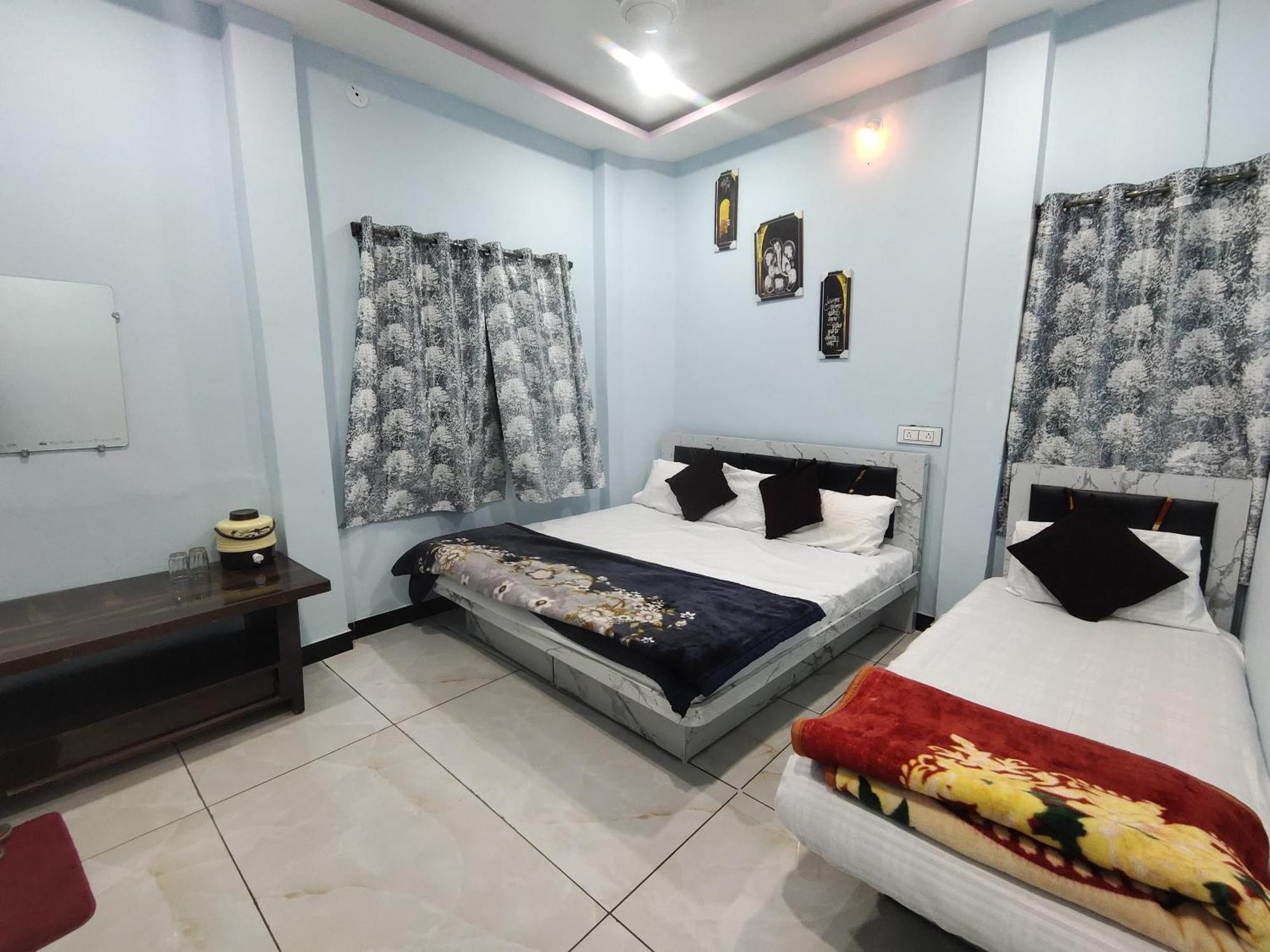 Geeta Homestay Ujjain Esterno foto